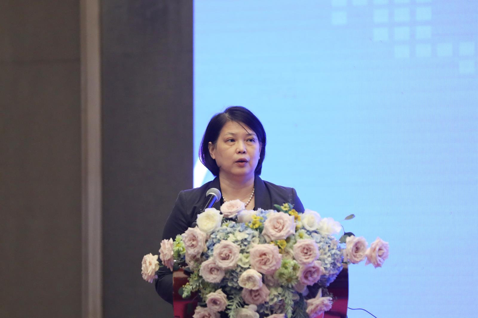 柳州市副市长卢柳屏.JPG